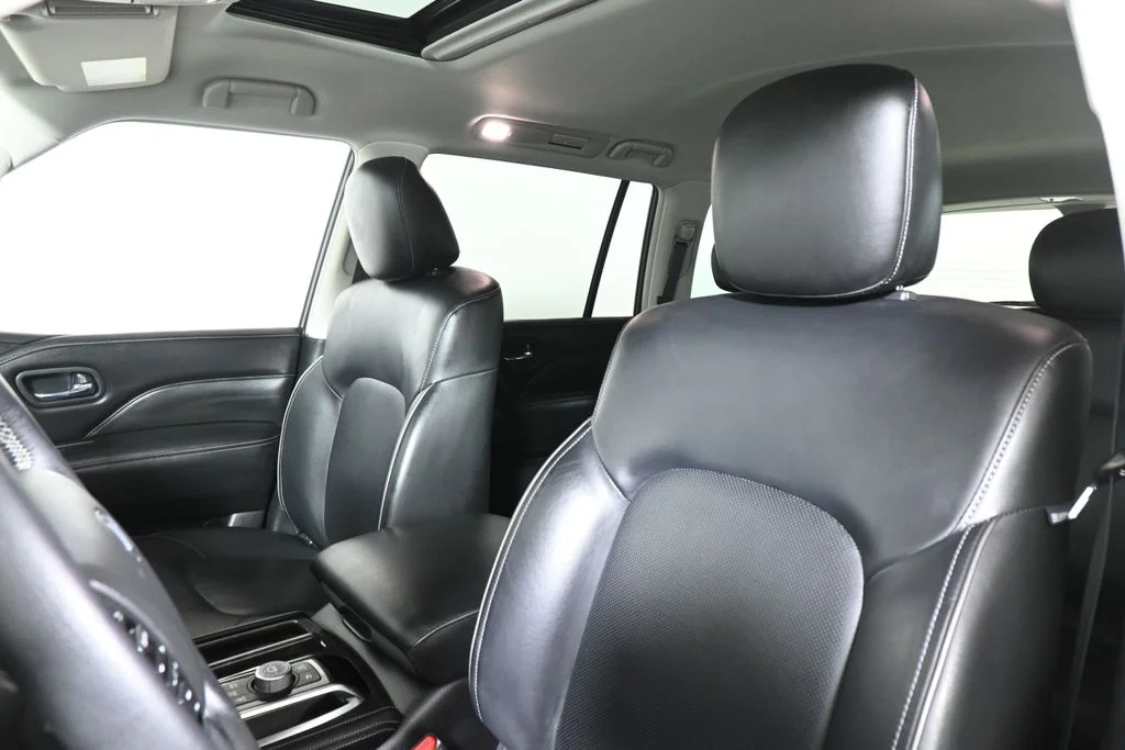 Certified Used 2023 White INFINITI LUXE image 16