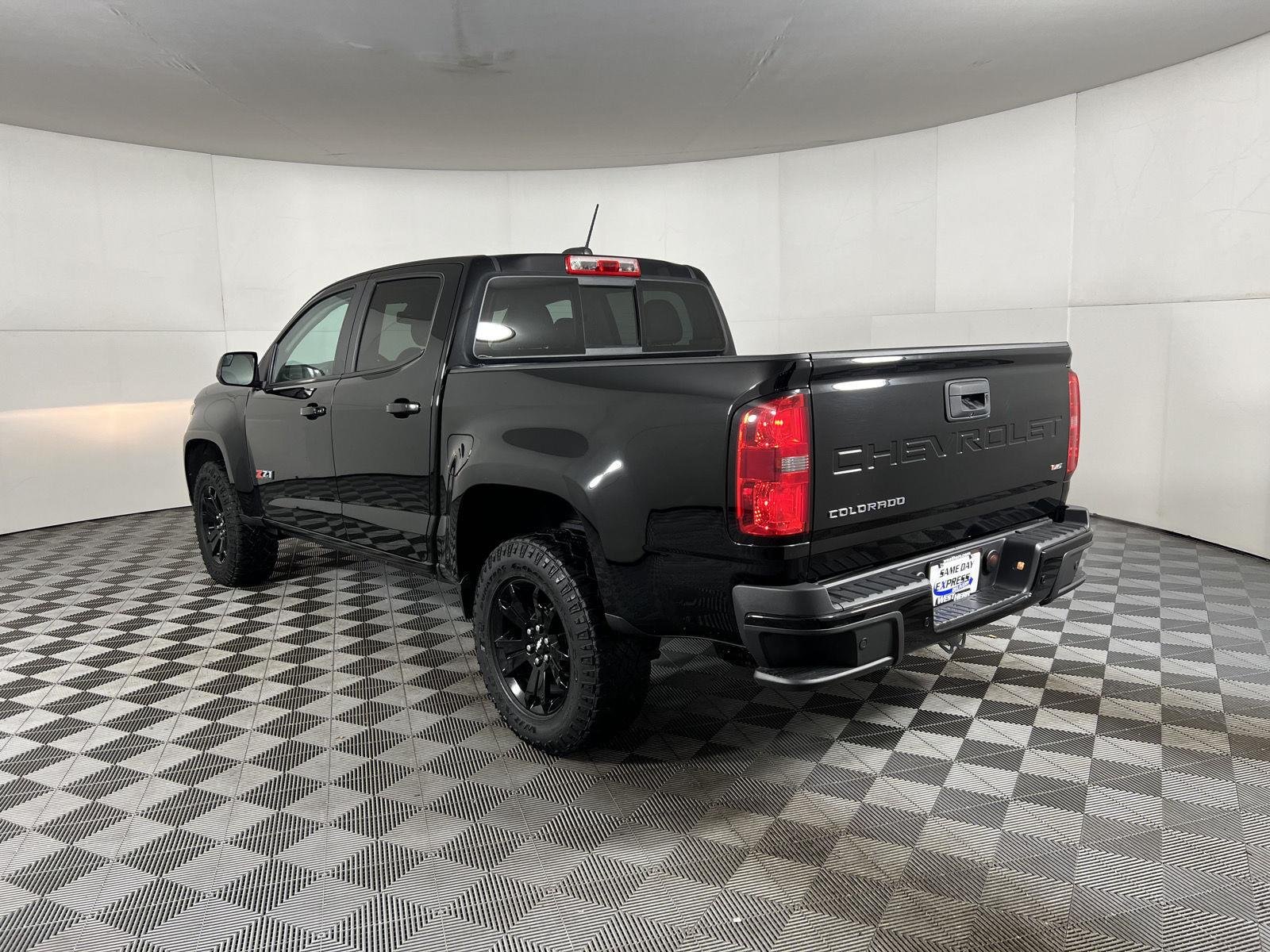 Used 2022 Black Chevrolet 4WD Z71 image 6