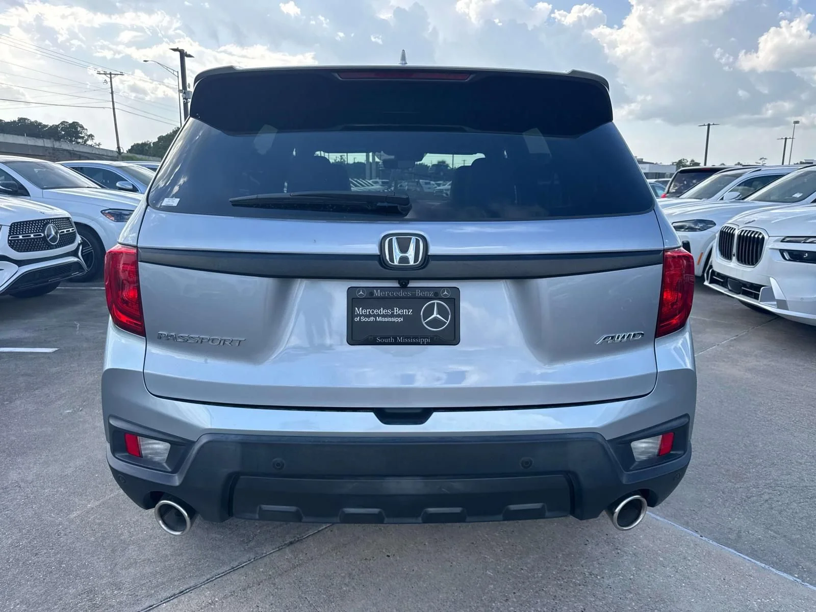 Used 2023 Silver Honda EX-L image 6