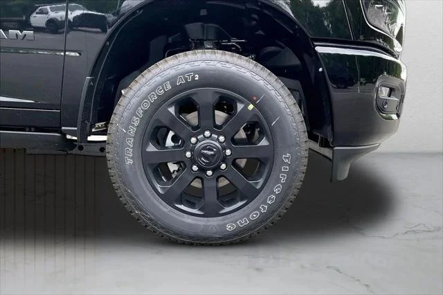 New 2026 Diamond Black Crystal Pearl-Coat Exterior Paint RAM LARAMIE image 34
