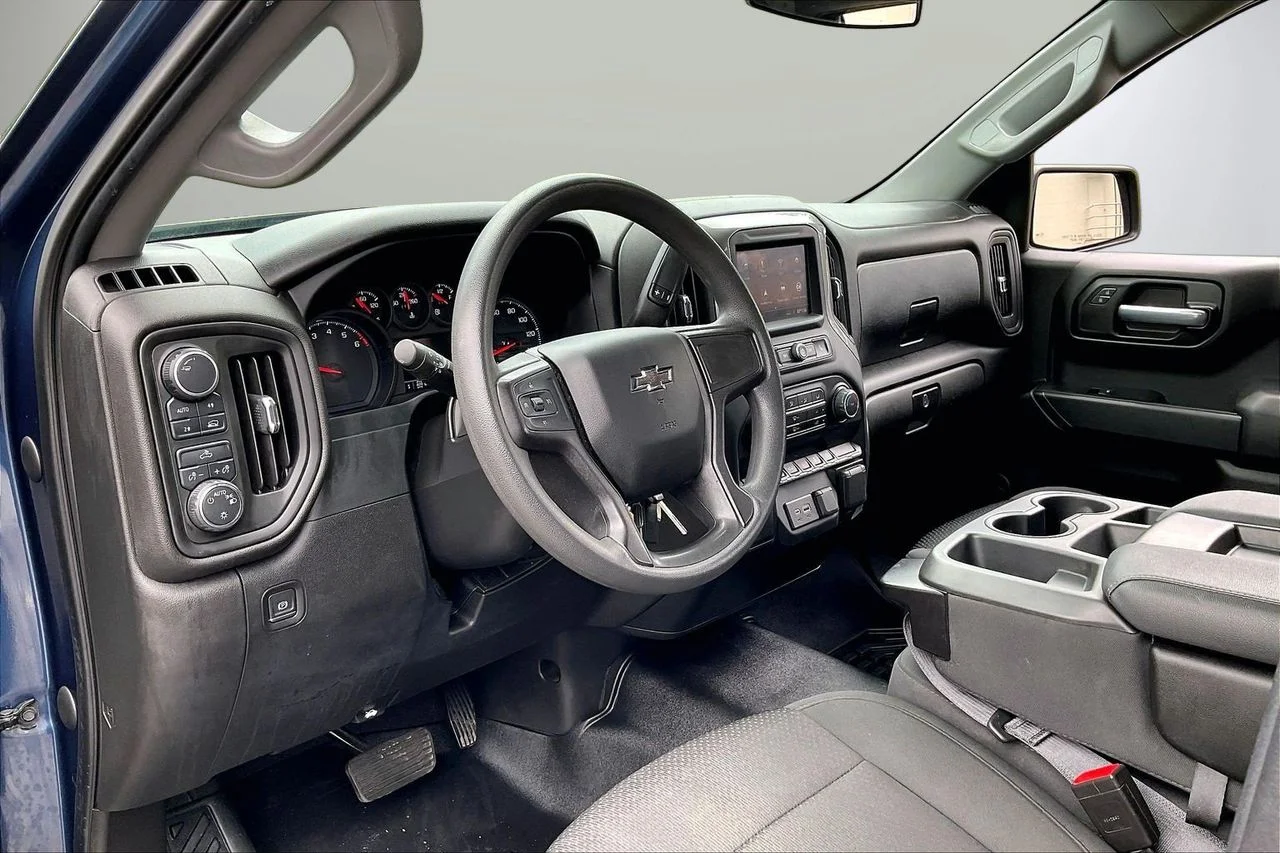 Used 2021 Blue Chevrolet Custom image 18