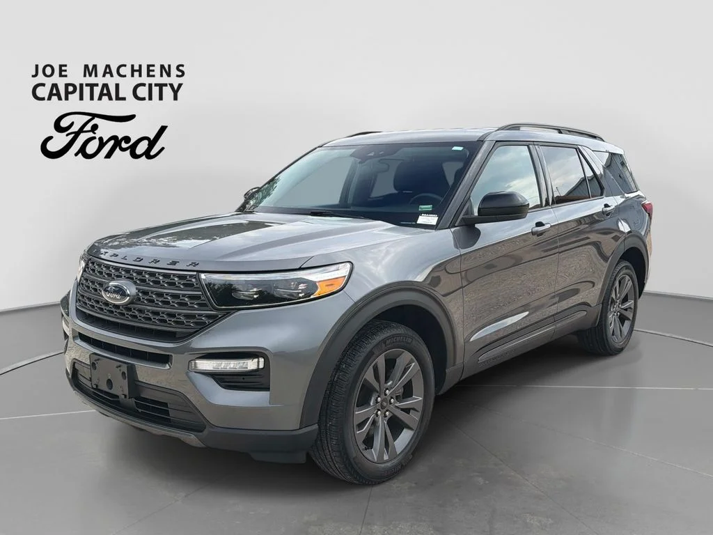 Used 2024 Gray Ford XLT image 9
