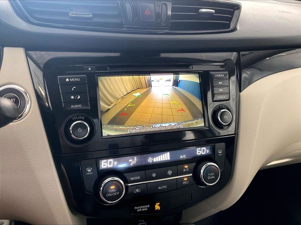 Used 2022 White Nissan SV image 19