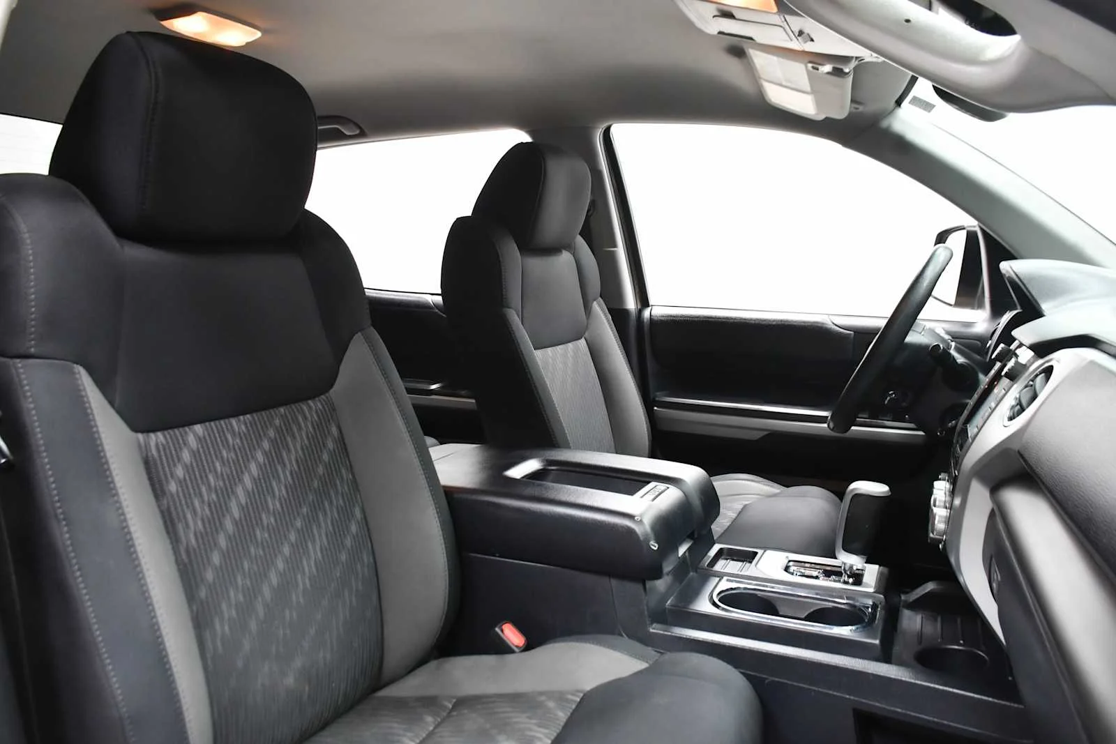 Used 2018 Quicksand Toyota SR5 image 21