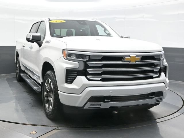 Used 2024 Beige Chevrolet High Country image 6