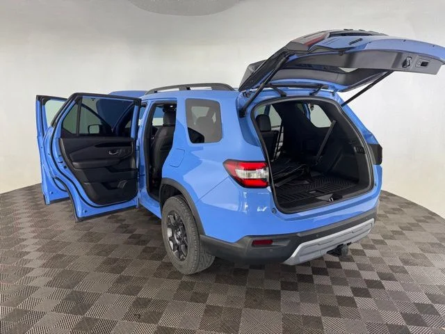 Used 2025 Blue Honda TrailSport image 17