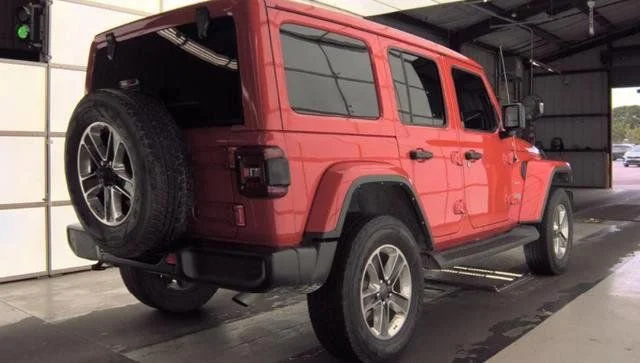 Used 2021 Firecracker Red Jeep Unlimited Sahara image 2
