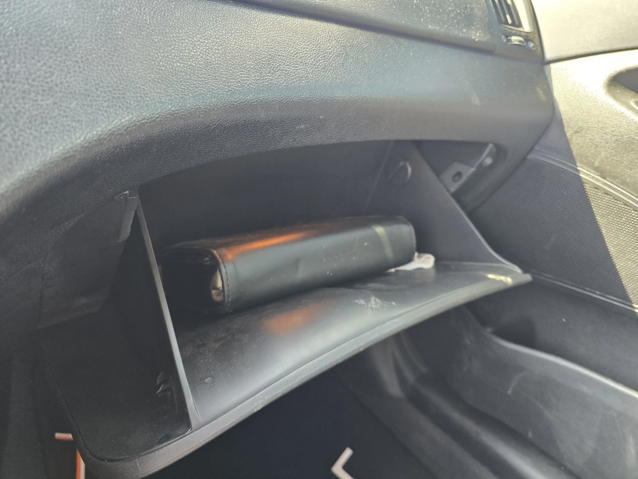 Used 2013 Midnight Black Mica Hyundai SE image 30
