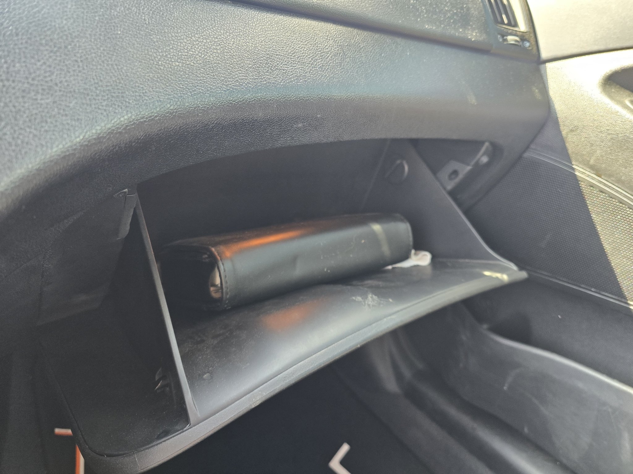 Used 2013 Midnight Black Mica Hyundai SE image 29