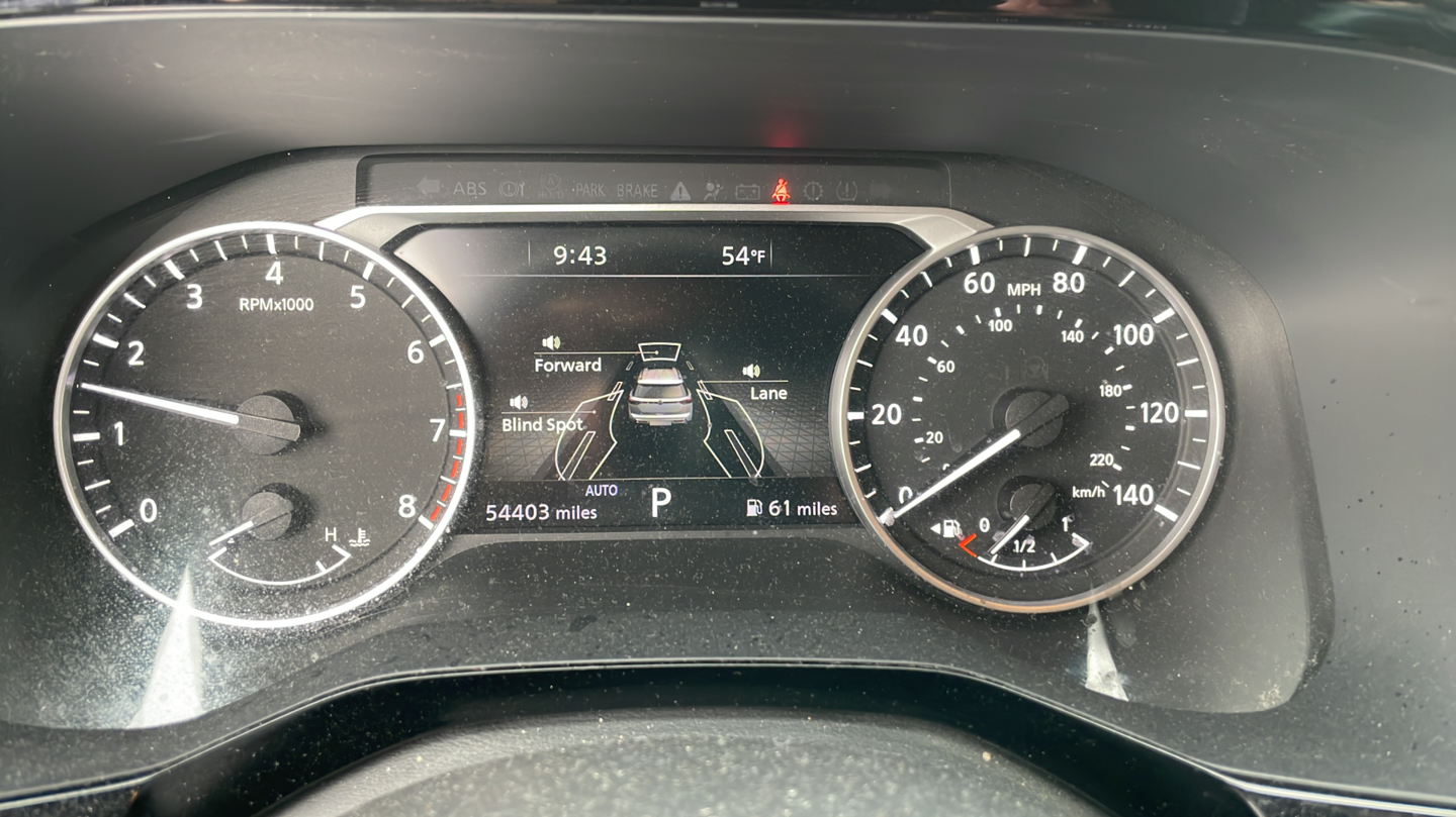 Used 2022 White Nissan SL image 12