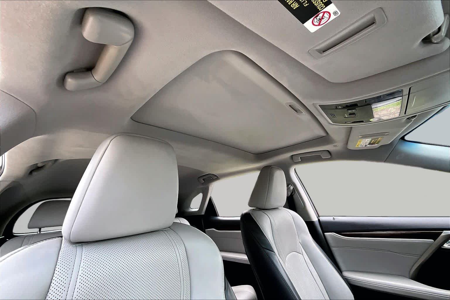 Used 2019 Atomic Silver Lexus  image 12