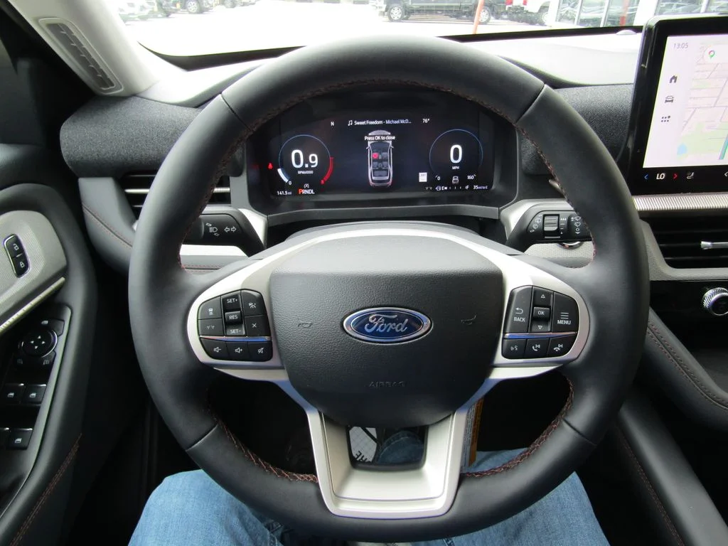 New 2026 Space White Metallic Ford Active image 25