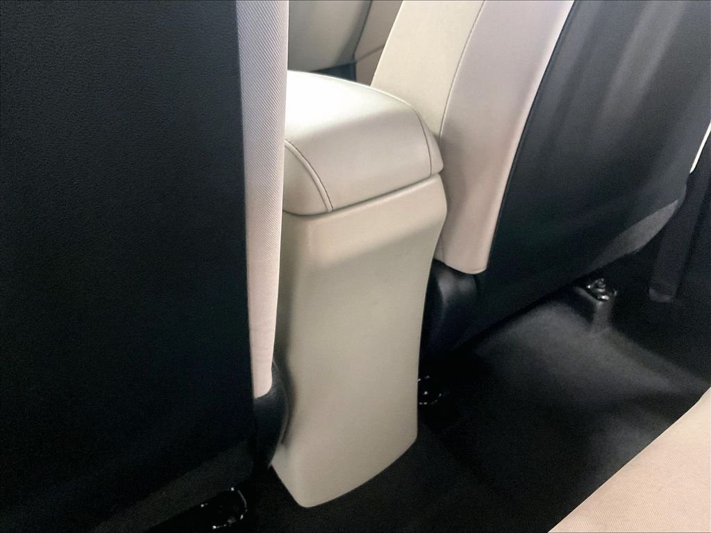 Used 2025 White Kia LX image 28