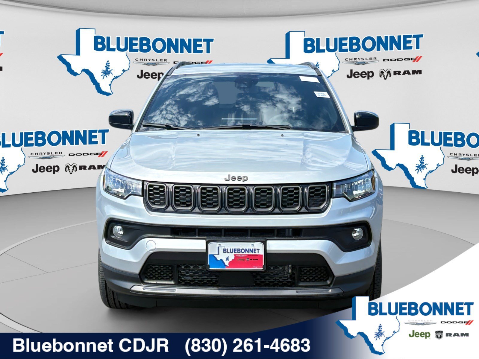 New 2026 Silver Zynith Metallic Clearcoat Jeep Latitude image 2
