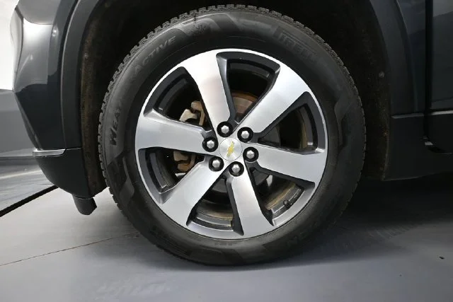 Used 2018 Gray Chevrolet 3LT image 12