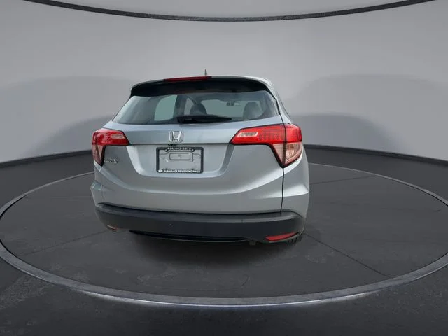 2017 Honda HR-V LX - Photo 7