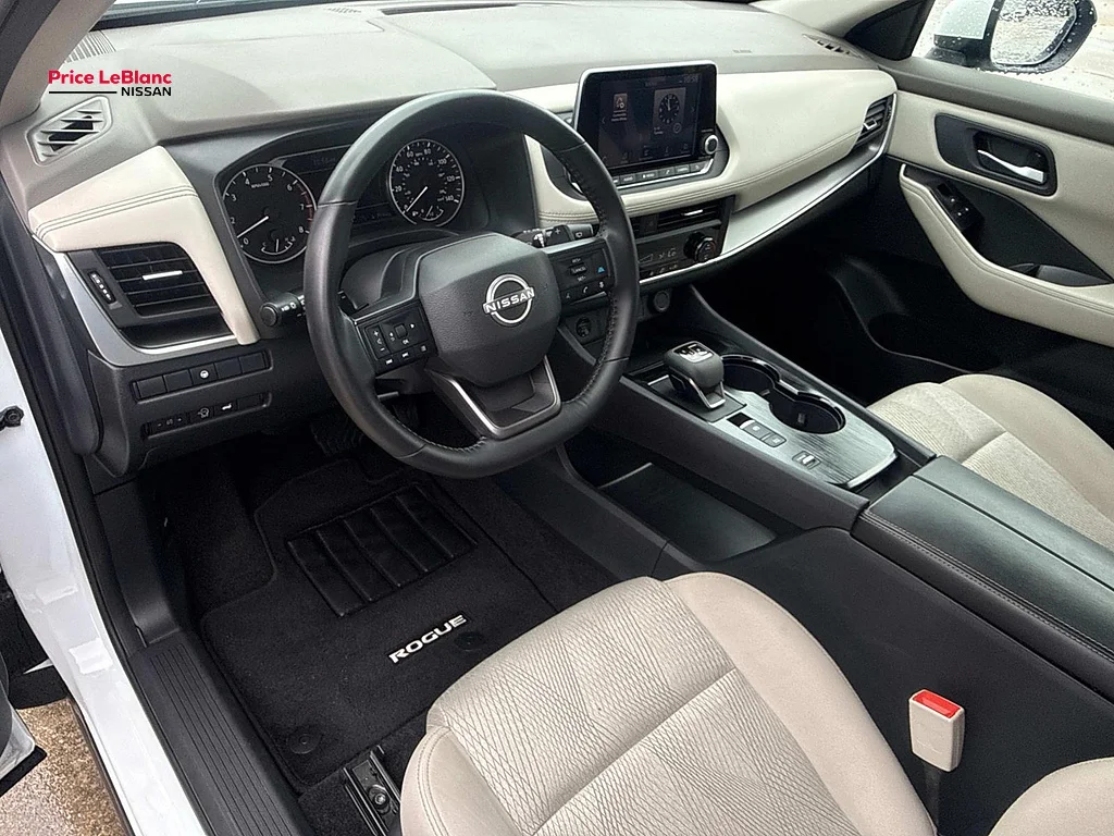 Certified Used 2025 Everest White Pearl Nissan SV image 17