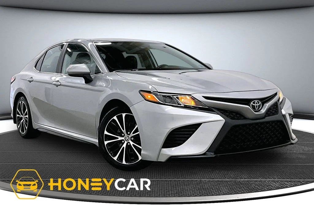 Used 2020 Silver Toyota SE image 1