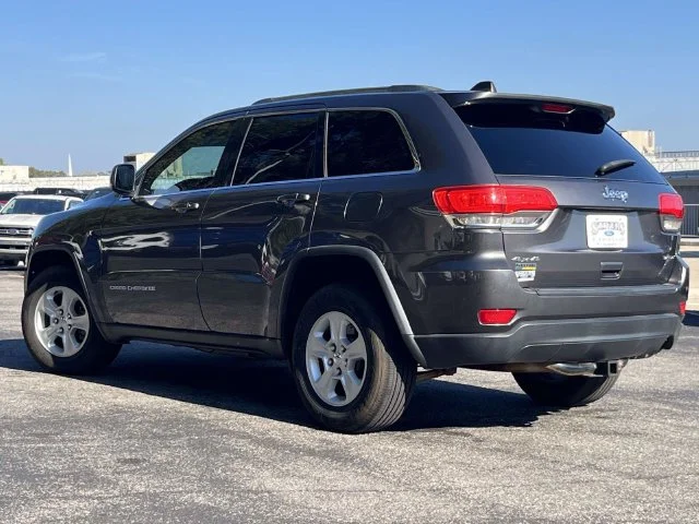 Used 2014 Granite Crystal Clearcoat Metallic Jeep Laredo image 6