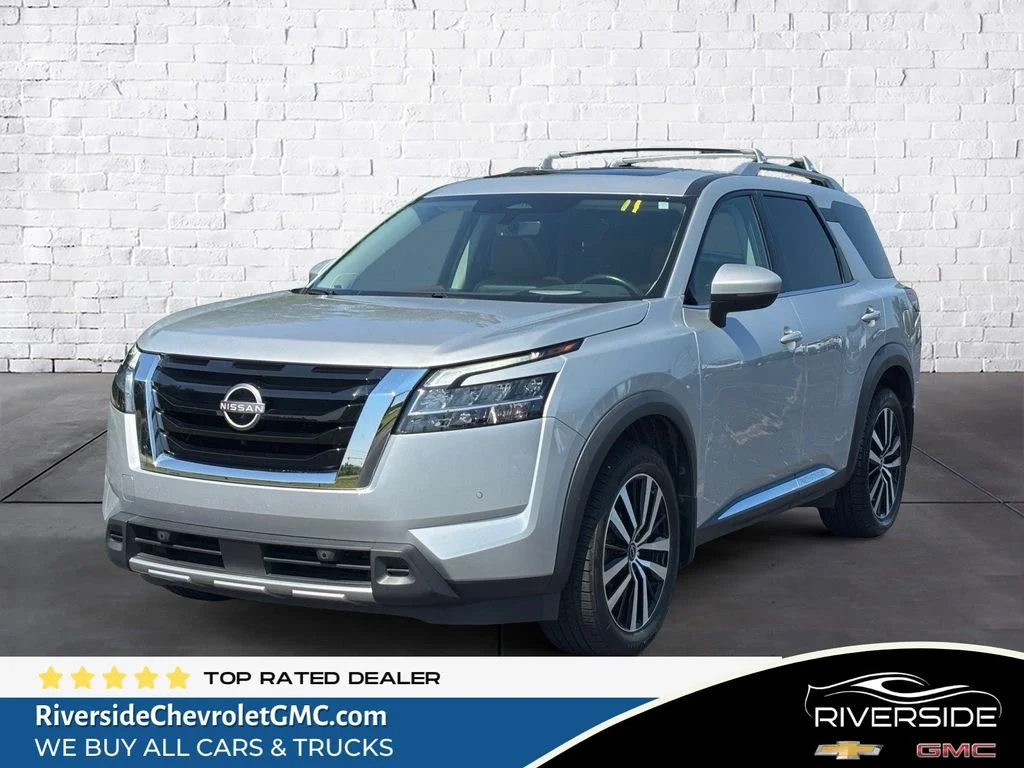 Used 2023 Silver Nissan Platinum image 1