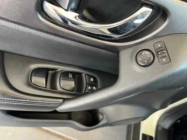 Used 2016 Pearl White Nissan SV image 35