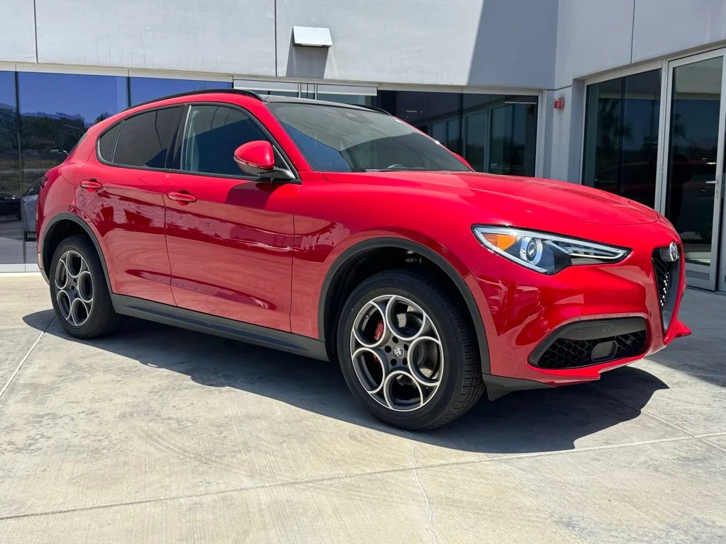2023 Alfa Romeo Stelvio Sprint RWD's photo