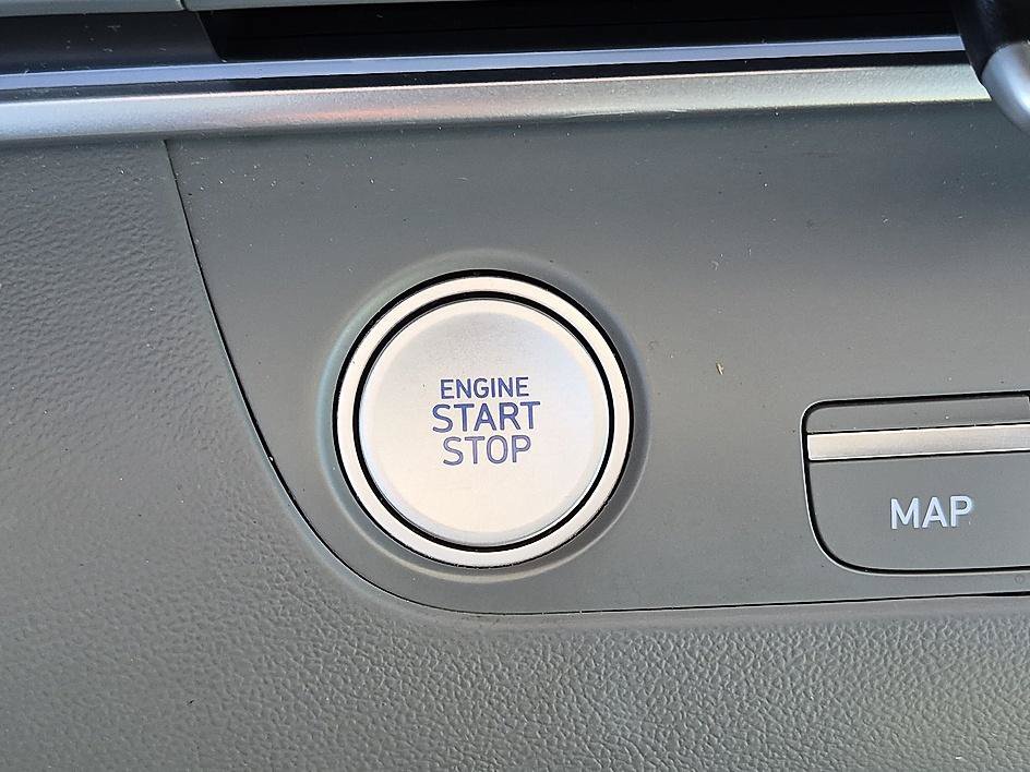 Used 2025 Fluid Metal Hyundai SEL Convenience image 26
