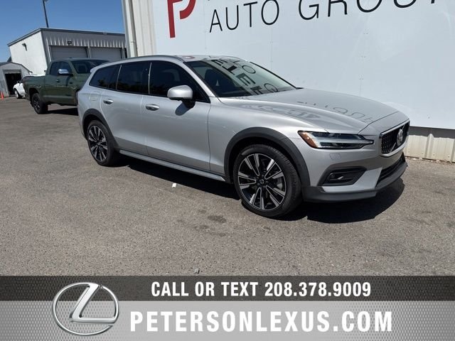 Used 2024  Volvo Ultimate image 2
