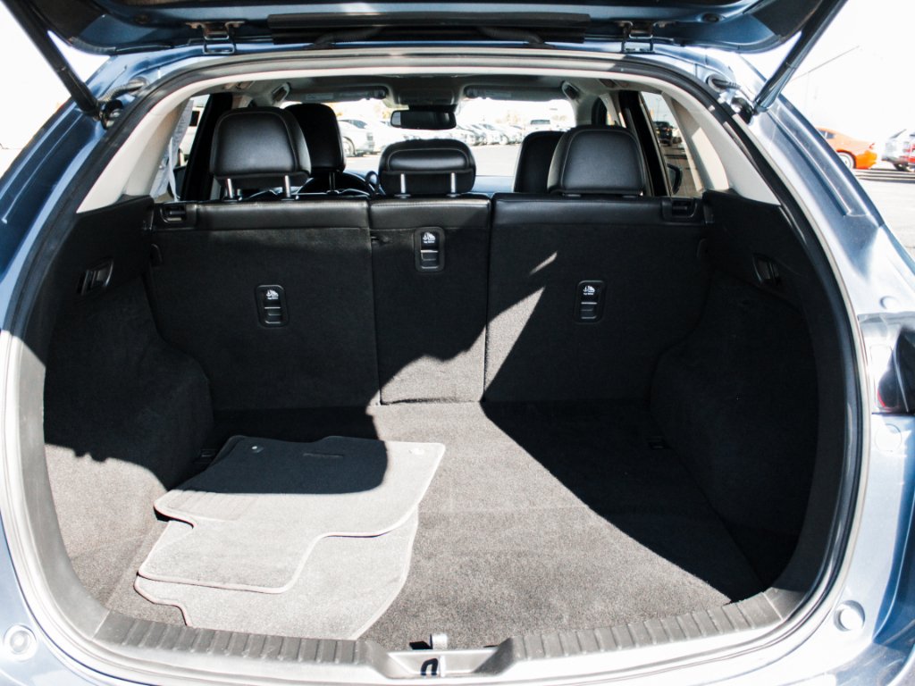 Used 2018 Eternal Blue Mica Mazda Grand Touring image 28