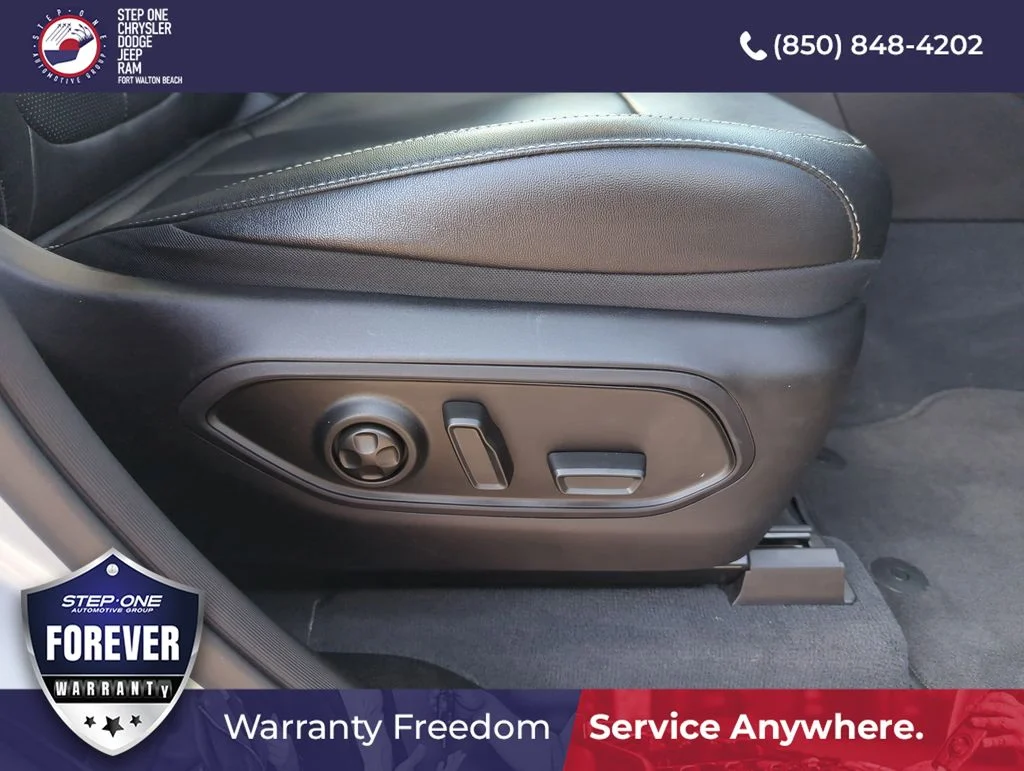 Used 2022 Silver Jeep 4xe image 39