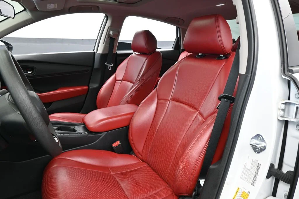 Used 2023 Platinum White Pearl Honda EX image 10