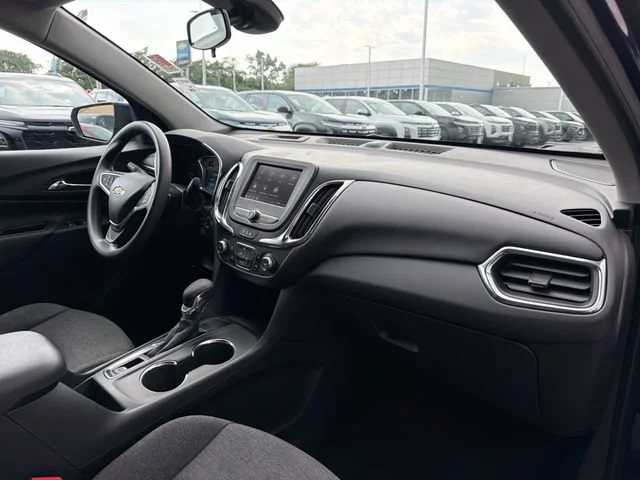 Used 2022 BLUE GLOW METALLIC Chevrolet LT image 19