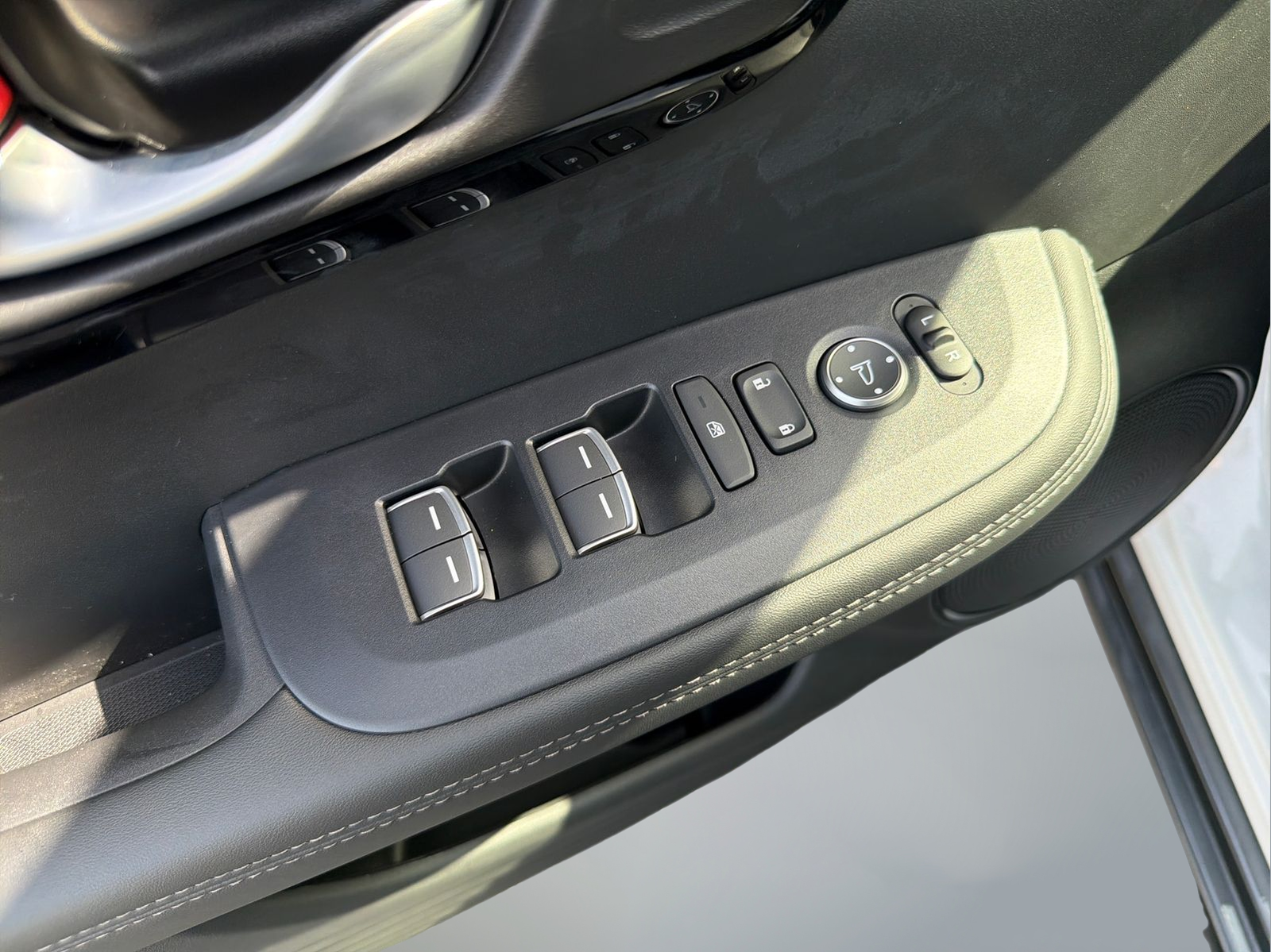 New 2026 Platinum White Pearl Acura Base image 25