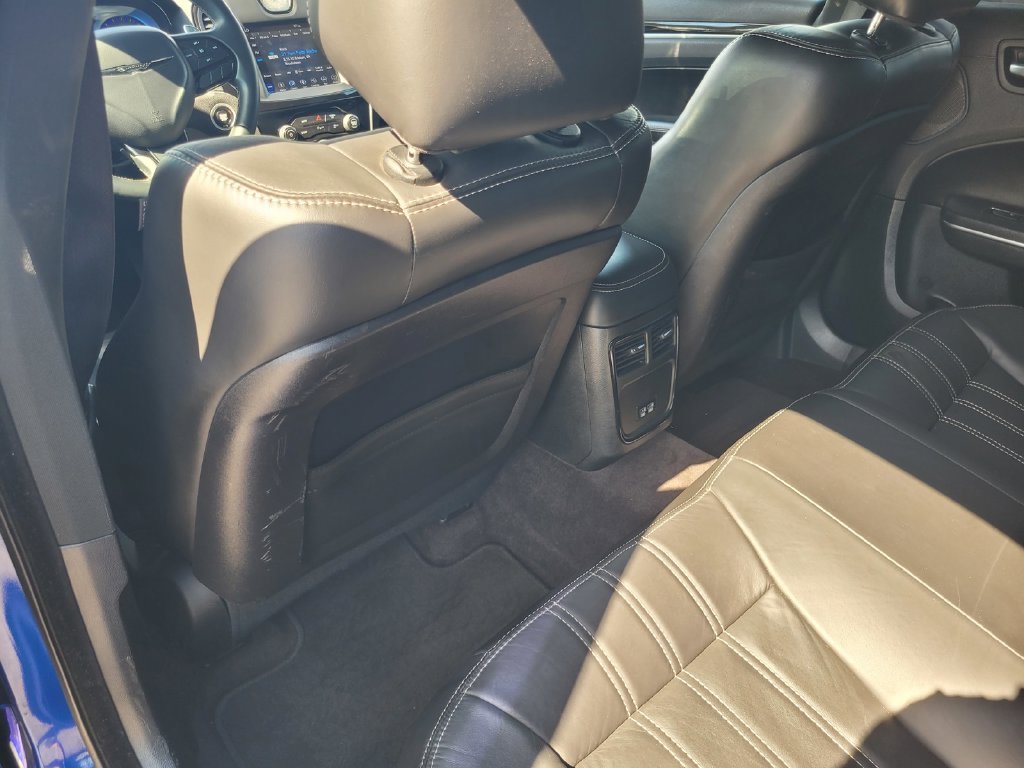 2018 Chrysler 300 S - Photo 16