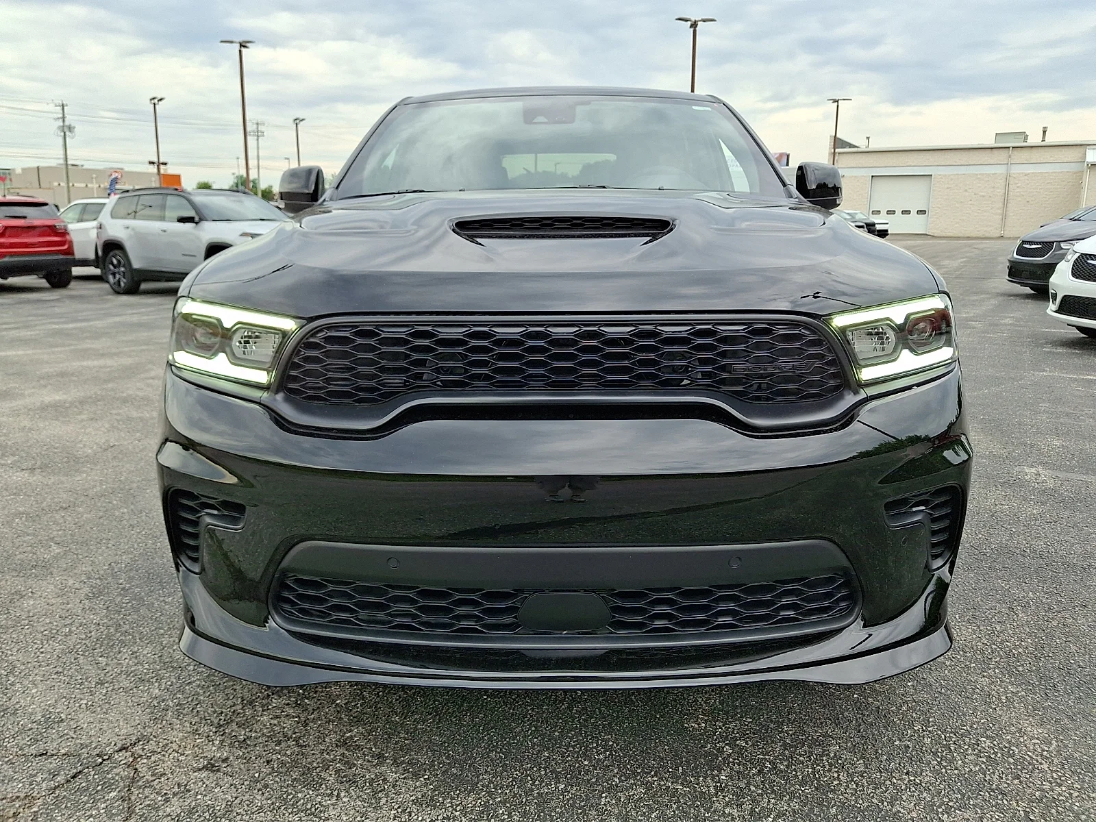 New 2026 Diamond Black Clear-Coat Exterior Paint Dodge GT Premium HEMI V8 image 3