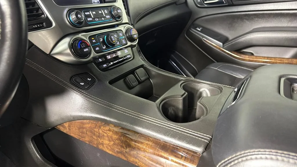 Used 2019 SHADOW GRAY METALLIC Chevrolet LT image 23