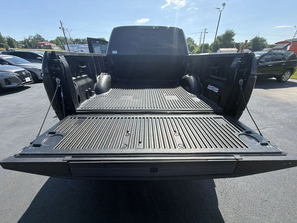 Used 2017 Black Ford XLT image 28