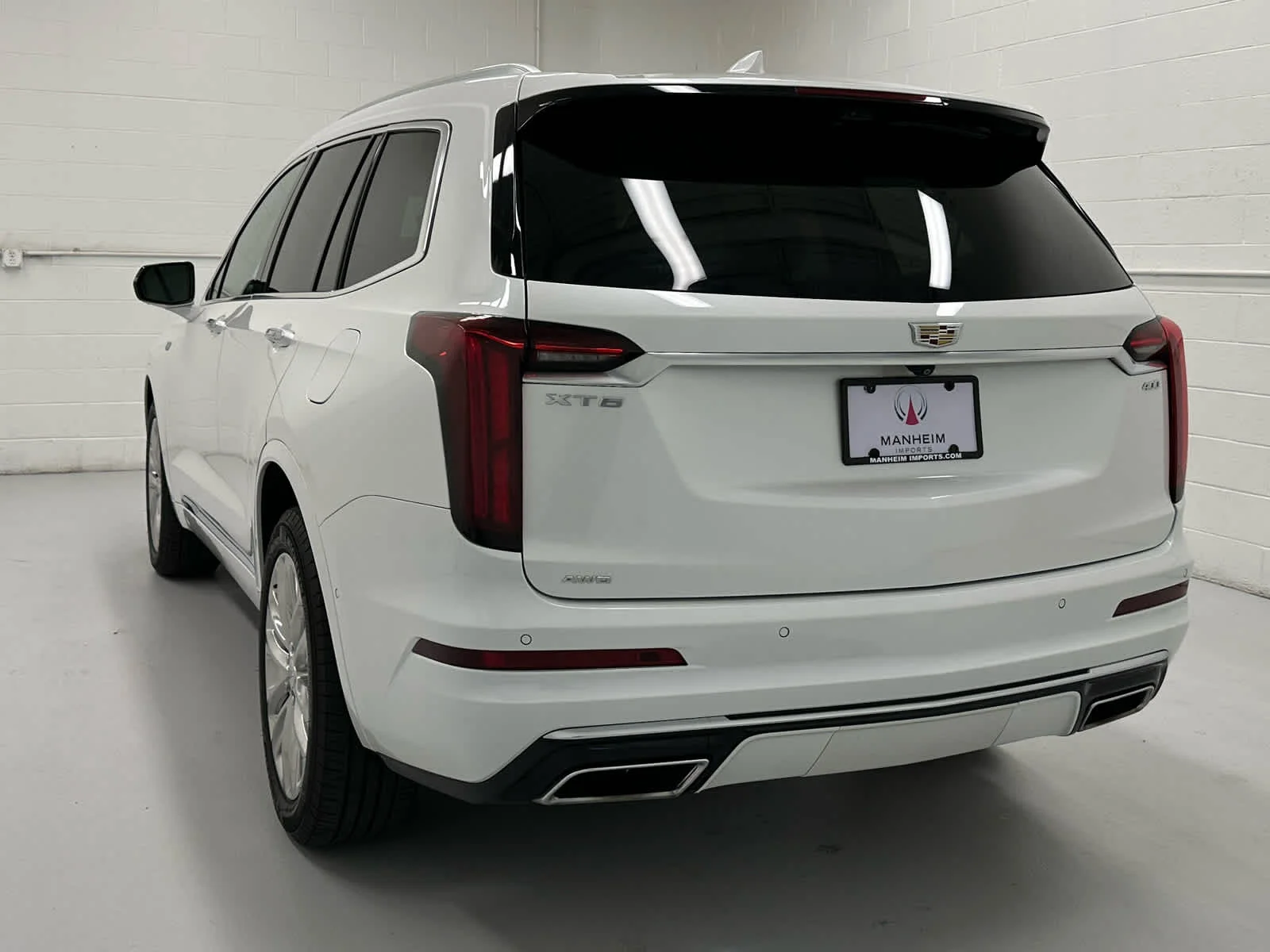 Used 2023 Crystal White Tricoat Cadillac AWD Premium Luxury image 8