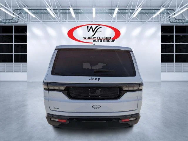 New 2026 Bright White Clear-Coat Exterior Paint Jeep Grand Wagoneer image 4