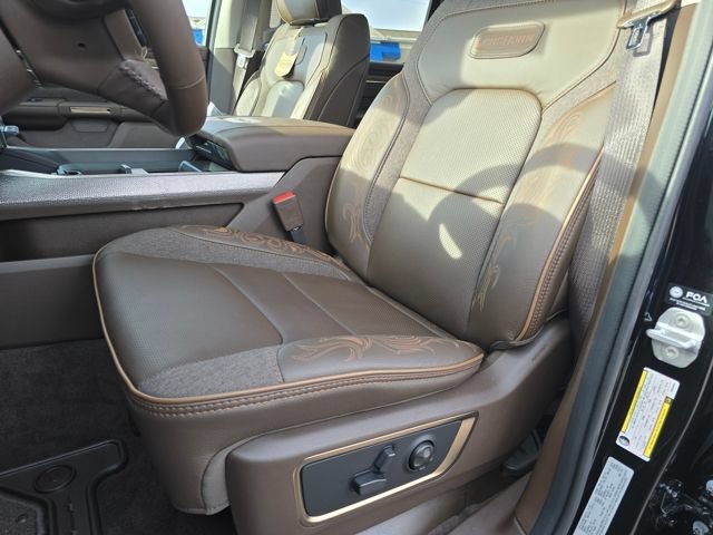 New 2026 Diamond Black Crystal Pearl-Coat Exterior Paint RAM Limited image 6