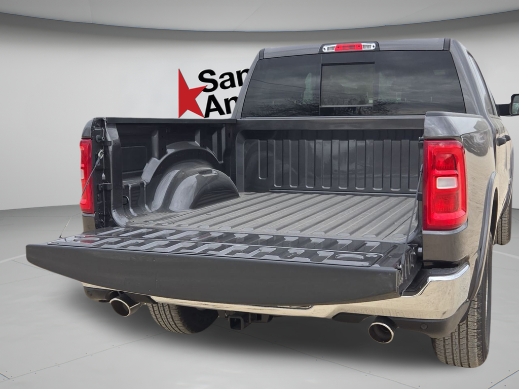 New 2026 Granite Crystal Metallic Clear-Coat Exterior Paint RAM Big Horn/Lone Star image 42