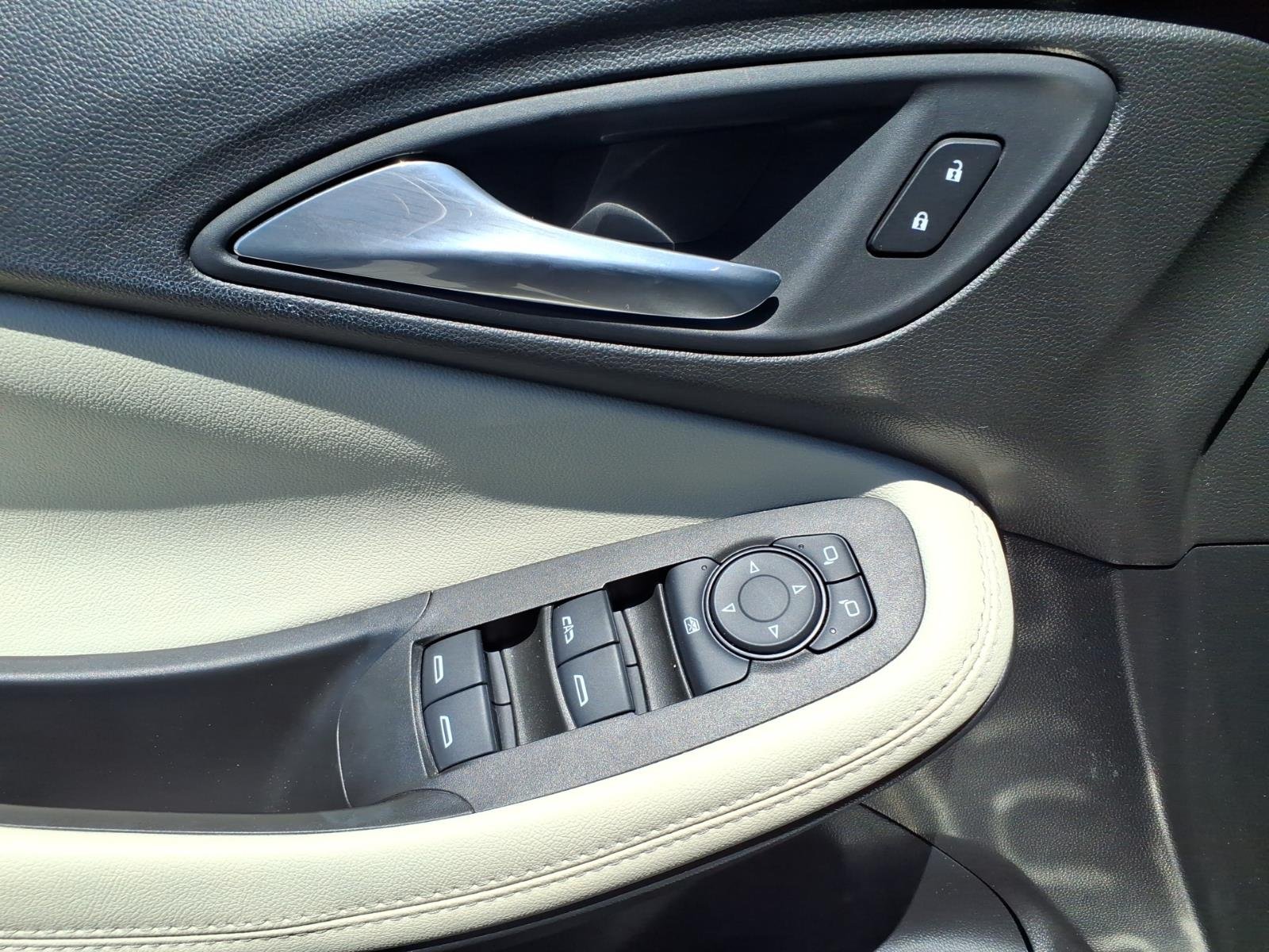 Used 2021 Ebony Twilight Metallic Buick Preferred image 23
