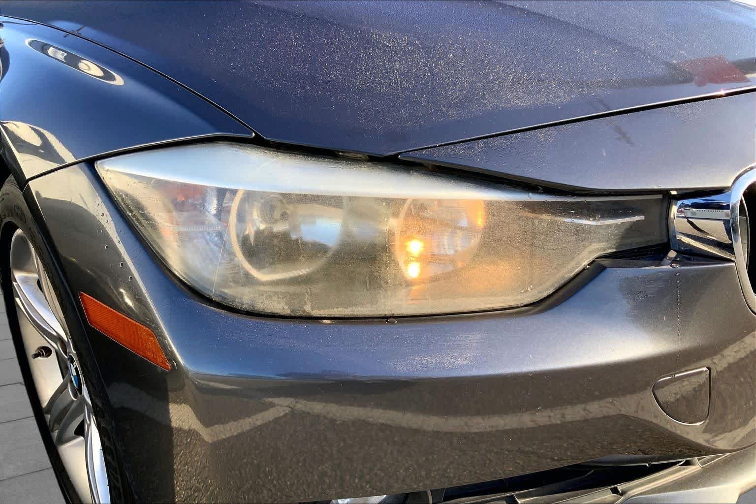 Used 2015 Black Sapphire Metallic BMW 320i image 27