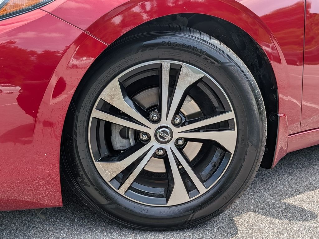 Used 2020 Red Nissan SV image 6