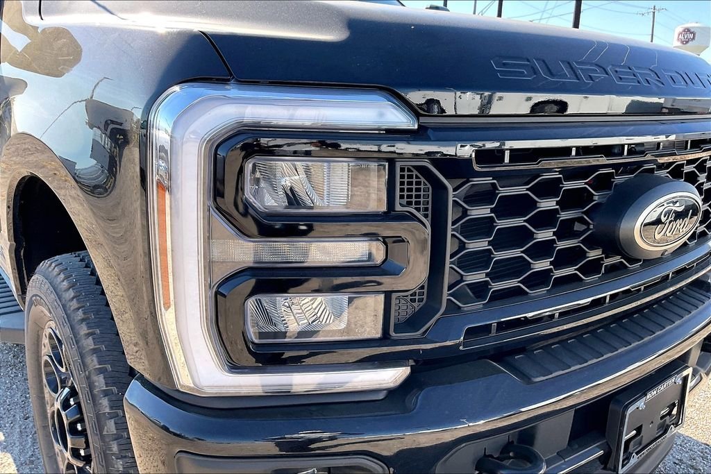 New 2026 Ford Super Duty F-250 XLT 4D Crew Cab