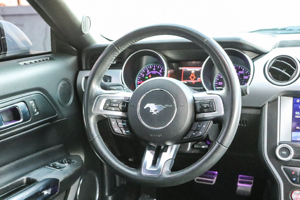 Used 2020 Oxford White Ford GT Premium image 17