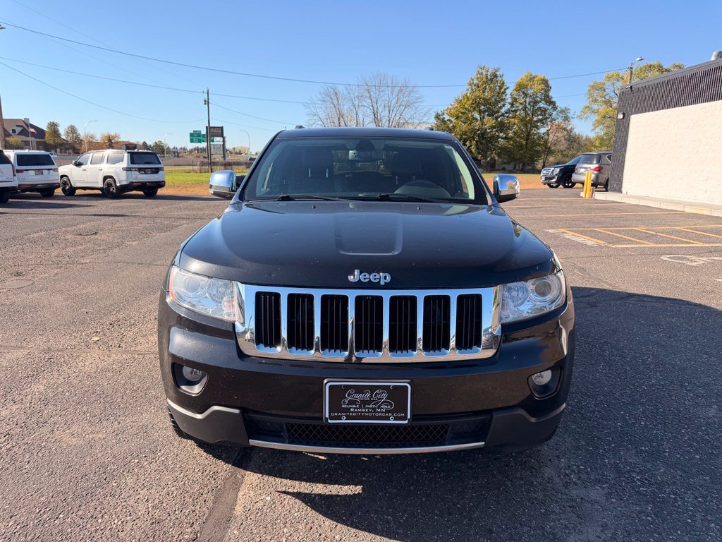 Used 2013 Black Jeep Limited image 12