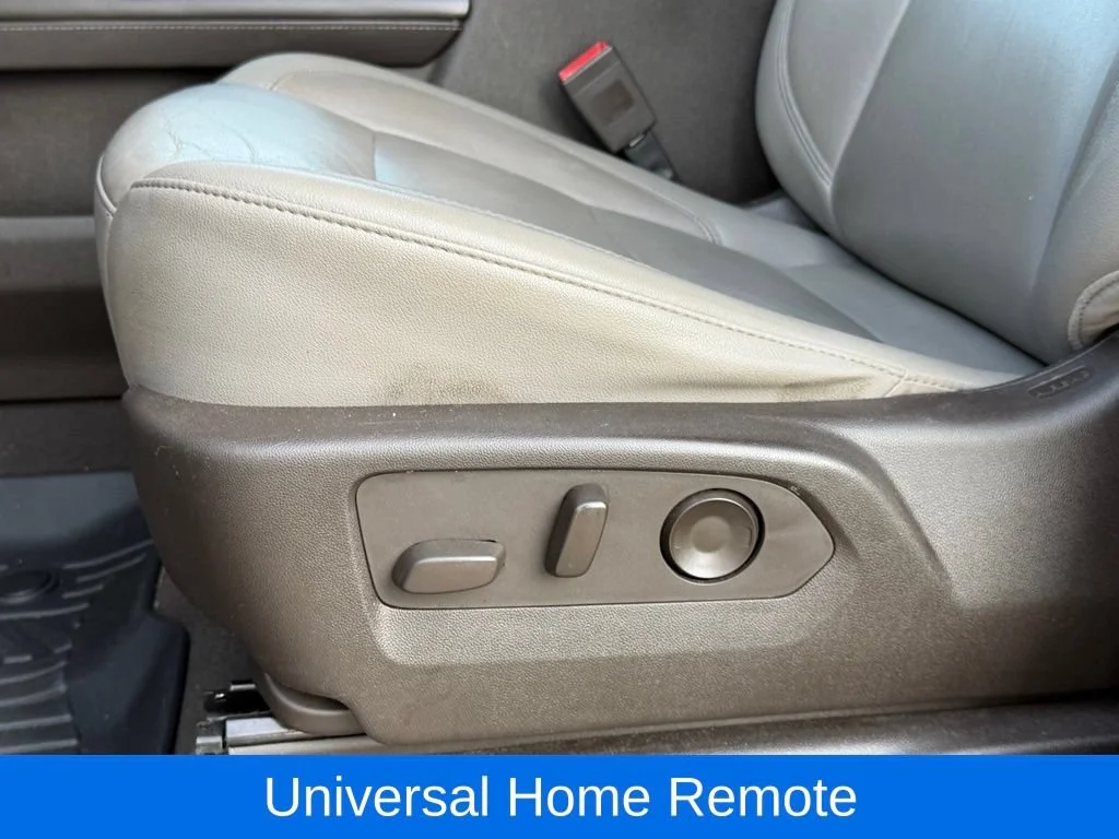 Used 2021 BLACK Chevrolet Z71 image 24