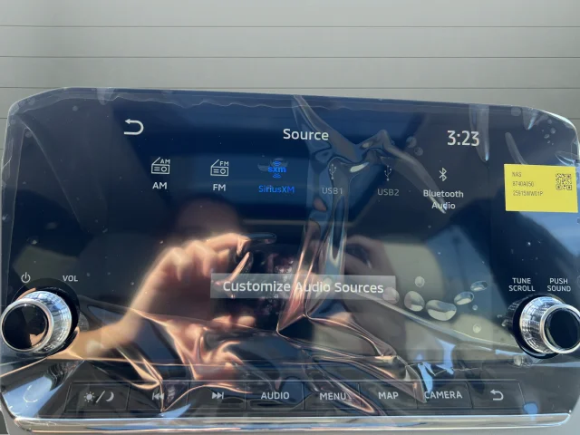 Used 2025 Black Mitsubishi SEL Platinum Edition image 19