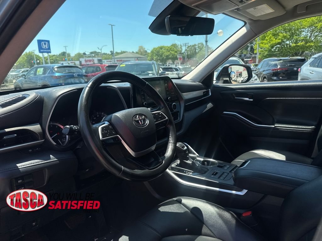 Used 2022 Gray Toyota XLE image 16